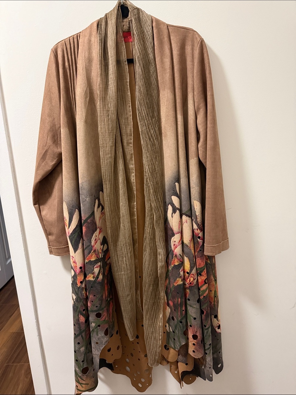 Haute Couture Open Front Lightweight tan Faux Suede Swing Coat w/Floral Print.